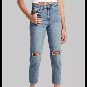 Wild Fable Highest Rise Mom Jeans Women's Size 4 Blue Medium Wash Distressed
